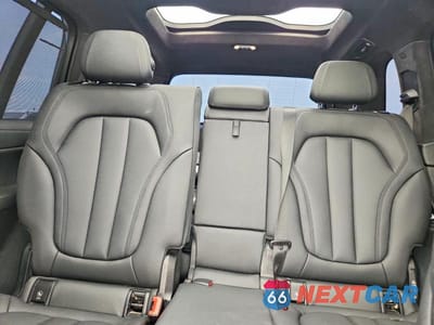 Zdjęcie 10 z 13 samochodu: 2022 BMW X7 XDRIVE40I VIN:5UXCW2C06N9J48948 - miniatura