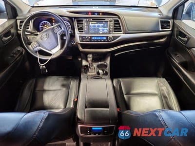 Zdjęcie 8 z 14 samochodu: 2018 TOYOTA HIGHLANDER XLE VIN:5TDJZRFHXJS907753 - miniatura