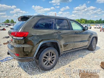 Trzecie zdjęcie samochodu z tyłu: 2017 JEEP GRAND CHEROKEE LAREDO VIN:1C4RJFAG7HC625217 - miniatura