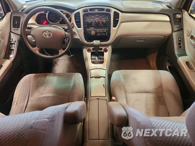 Zdjęcie 8 z 13 samochodu: 2005 TOYOTA HIGHLANDER LIMITED VIN:JTEEP21A150115777 - miniatura