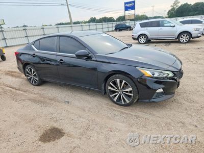 Czwarte zdjęcie samochodu z boku: 2019 NISSAN ALTIMA SR VIN:1N4BL4CW3KC172277 - miniatura