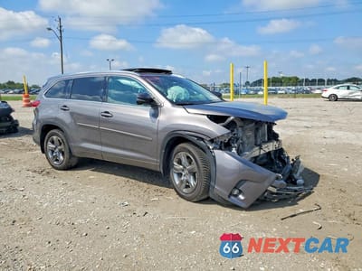 Czwarte zdjęcie samochodu z boku: 2019 TOYOTA HIGHLANDER LIMITED PLATINUM VIN:5TDDZRFH5KS980866 - miniatura