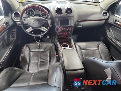 Zdjęcie 8 z 13 samochodu: 2011 MERCEDES-BENZ GL 550 4MATIC VIN:4JGBF8GE2BA660119 - miniatura
