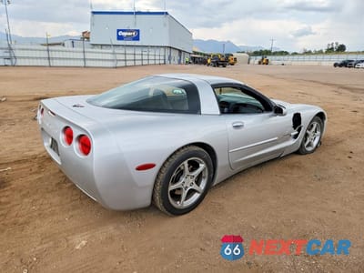 Trzecie zdjęcie samochodu z tyłu: 2001 CHEVROLET CORVETTE VIN:1G1YY22G815124807 - miniatura