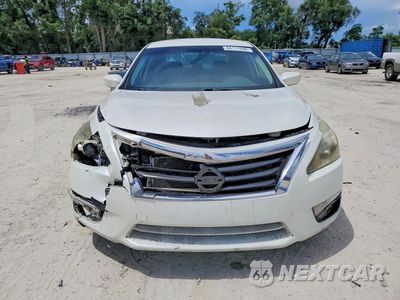 Piąte zdjęcie samochodu w środku: 2014 NISSAN ALTIMA 2.5 S VIN:1N4AL3AP3EC291016 - miniatura