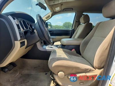Zdjęcie 7 z 12 samochodu: 2010 TOYOTA TUNDRA CREWMAX SR5 VIN:5TFEM5F1XAX016027 - miniatura