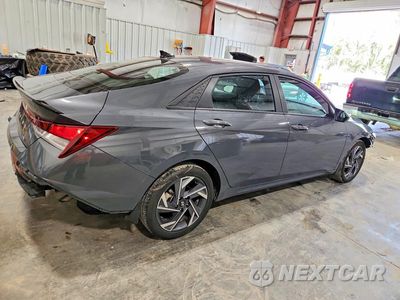 Trzecie zdjęcie samochodu z tyłu: 2025 HYUNDAI ELANTRA SEL SPORT VIN:KMHLM4DG4SU873239 - miniatura