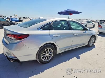 Trzecie zdjęcie samochodu z tyłu: 2019 HYUNDAI SONATA SE VIN:5NPE24AF0KH769520 - miniatura