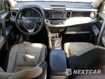 Zdjęcie 8 z 13 samochodu: 2018 TOYOTA RAV4 XLE VIN:JTMRFREV6JJ739478 - miniatura