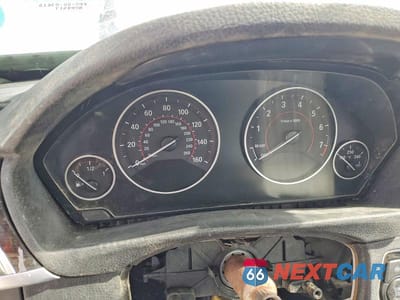 Zdjęcie 9 z 12 samochodu: 2017 BMW 330 XI VIN:WBA8D9C5XHK678402 - miniatura