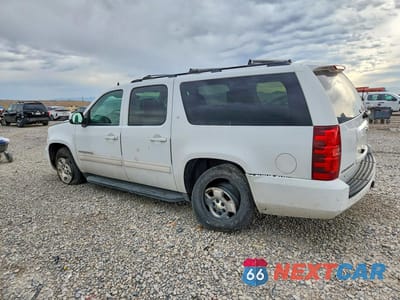 Drugie zdjęcie samochodu z przodu: 2011 CHEVROLET SUBURBAN K1500 LT VIN:1GNSKJE36BR139762 - miniatura
