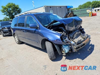 Czwarte zdjęcie samochodu z boku: 2006 KIA SEDONA LX VIN:KNDMB233066063473 - miniatura