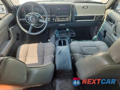 Zdjęcie 8 z 13 samochodu: 1993 JEEP CHEROKEE SPORT VIN:1J4FJ68S5PL629062 - miniatura