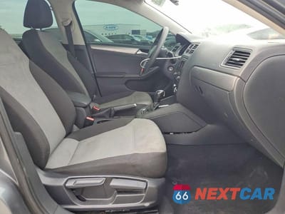 Zdjęcie 7 z 13 samochodu: 2017 VOLKSWAGEN JETTA S VIN:3VW2B7AJ3HM317960 - miniatura
