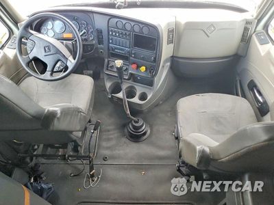 Zdjęcie 8 z 14 samochodu: 2016 INTERNATIONAL LF687 SEMI TRUCK VIN:3HSDJSNR6GN074260 - miniatura