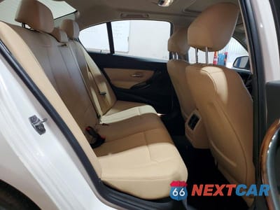 Zdjęcie 10 z 12 samochodu: 2017 BMW 320 XI VIN:WBA8E5G35HNU45556 - miniatura