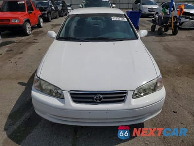 Piąte zdjęcie samochodu w środku: 2001 TOYOTA CAMRY LE VIN:4T1BG22K11U764797 - miniatura