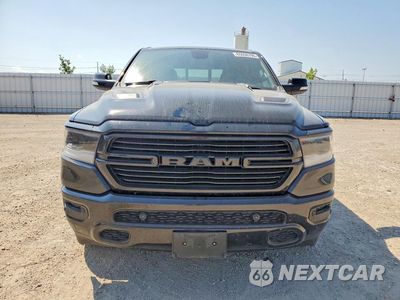 Piąte zdjęcie samochodu w środku: 2020 RAM 1500 LARAMIE VIN:1C6SRFJTXLN308821 - miniatura