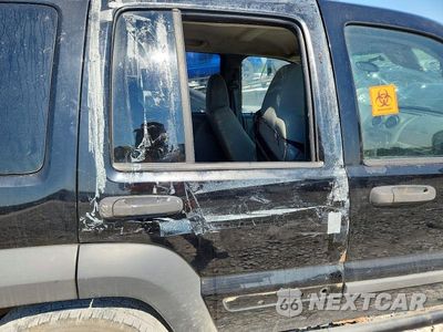 Zdjęcie 10 z 12 samochodu: 2007 JEEP LIBERTY SPORT VIN:1J4GL48K27W500844 - miniatura