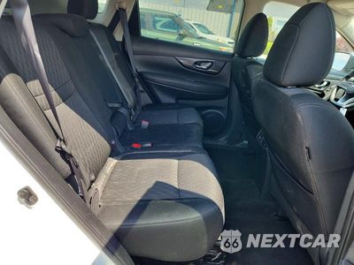 Zdjęcie 11 z 14 samochodu: 2018 NISSAN ROGUE SV VIN:KNMAT2MV7JP579655 - miniatura