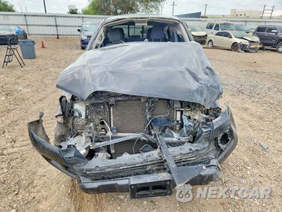 Piąte zdjęcie samochodu w środku: 2019 TOYOTA TACOMA SR VIN:5TFAX5GN1KX142608 - miniatura