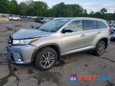 2019 TOYOTA HIGHLANDER XLE 5TDJZRFH7KS587857 - główne zdjęcie licytacji z USA - miniatura