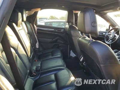 Zdjęcie 11 z 13 samochodu: 2016 PORSCHE CAYENNE VIN:WP1AA2A2XGKA14109 - miniatura