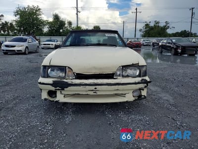 Piąte zdjęcie samochodu w środku: 1989 FORD MUSTANG GT VIN:1FABP45E5KF160896 - miniatura