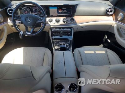 Zdjęcie 8 z 12 samochodu: 2017 MERCEDES-BENZ E 300 VIN:WDDZF4JB8HA121576 - miniatura