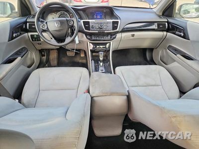 Zdjęcie 8 z 12 samochodu: 2017 HONDA ACCORD LX VIN:1HGCR2F37HA284508 - miniatura