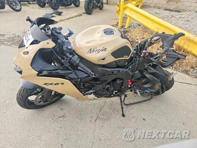 Trzecie zdjęcie samochodu z tyłu: 2024 KAWASAKI ZX636 K VIN:JKBZXJK14RA003995 - miniatura
