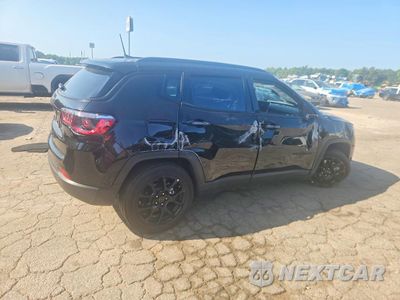 Trzecie zdjęcie samochodu z tyłu: 2026 JEEP COMPASS LATITUDE VIN:3C4NJDBNXTT179609 - miniatura