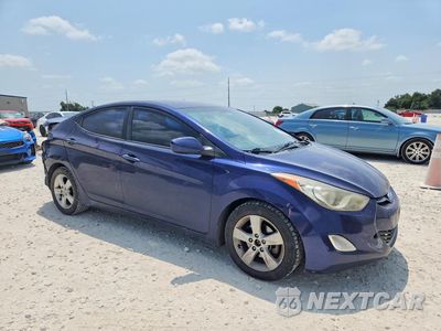 Czwarte zdjęcie samochodu z boku: 2013 HYUNDAI ELANTRA GLS VIN:5NPDH4AE0DH238077 - miniatura
