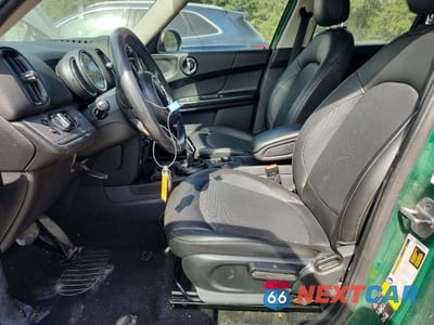 Zdjęcie 7 z 12 samochodu: 2020 MINI COUNTRYMAN VIN:WMZYW5C09L3L13738 - miniatura