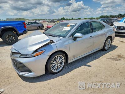 2018 TOYOTA CAMRY XLE 4T1B11HK3JU049362 - główne zdjęcie licytacji z USA - miniatura