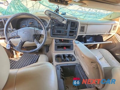 Zdjęcie 8 z 13 samochodu: 2004 CHEVROLET TAHOE K1500 VIN:1GNEK13Z74J139484 - miniatura