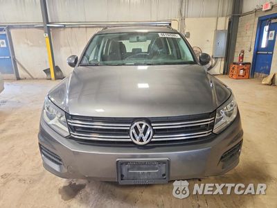 Piąte zdjęcie samochodu w środku: 2015 VOLKSWAGEN TIGUAN S VIN:WVGAV7AX6FW566403 - miniatura
