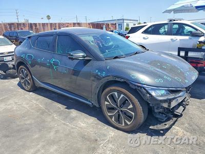 Czwarte zdjęcie samochodu z boku: 2024 KIA EV6 WIND VIN:KNDC34LA9R5623343 - miniatura