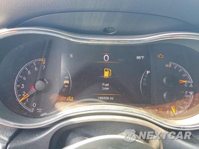 Zdjęcie 9 z 12 samochodu: 2018 JEEP GRAND CHEROKEE LAREDO VIN:1C4RJFAG7JC111535 - miniatura
