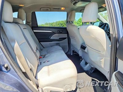 Zdjęcie 11 z 13 samochodu: 2019 TOYOTA HIGHLANDER LE VIN:5TDZARFH5KS049247 - miniatura