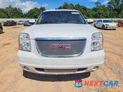Piąte zdjęcie samochodu w środku: 2013 GMC YUKON XL DENALI VIN:1GKS2MEF1DR357121 - miniatura