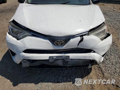 Zdjęcie 12 z 13 samochodu: 2017 TOYOTA RAV4 LE VIN:JTMZFREV4HJ704089 - miniatura