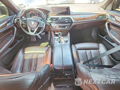 Zdjęcie 8 z 12 samochodu: 2018 BMW 530 XI VIN:WBAJA7C55JWA72571 - miniatura
