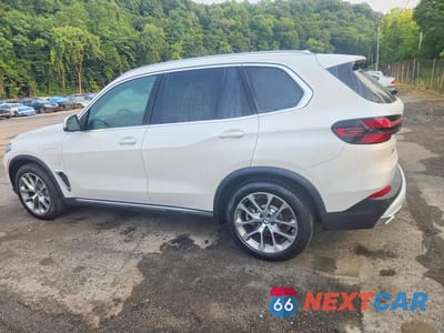 Drugie zdjęcie samochodu z przodu: 2026 BMW X5 XDRIVE50E VIN:5UX43EU02T9382370 - miniatura