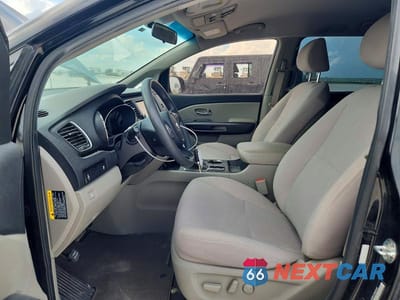 Zdjęcie 7 z 13 samochodu: 2021 KIA SEDONA LX VIN:KNDMB5C19M6666306 - miniatura