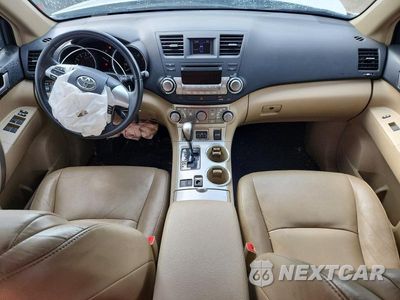 Zdjęcie 8 z 12 samochodu: 2012 TOYOTA HIGHLANDER SE VIN:5TDZK3EHXCS084217 - miniatura