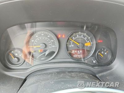 Zdjęcie 9 z 14 samochodu: 2016 JEEP PATRIOT LATITUDE VIN:1C4NJRFBXGD646777 - miniatura