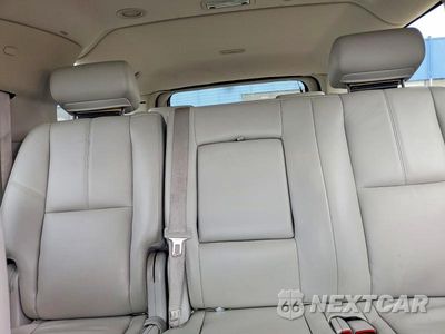 Zdjęcie 10 z 13 samochodu: 2009 CHEVROLET SUBURBAN K1500 LT VIN:1GNFK263X9R264361 - miniatura