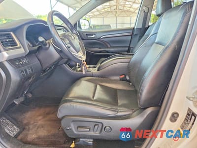 Zdjęcie 7 z 13 samochodu: 2016 TOYOTA HIGHLANDER LIMITED VIN:5TDYKRFH4GS137478 - miniatura