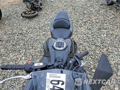 Piąte zdjęcie samochodu w środku: 2026 KAWASAKI EX650 R VIN:ML5EXER17TDAH0367 - miniatura